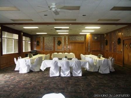 Regency Inn And Conference Center Clinton Facilities photo