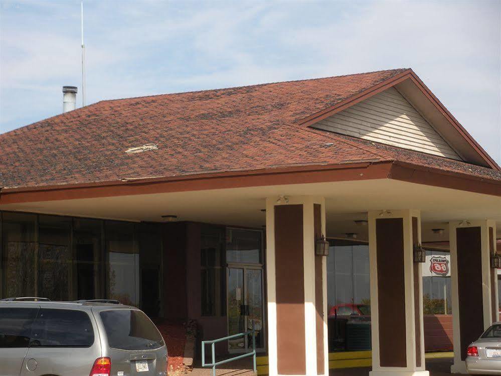 Regency Inn And Conference Center Clinton Exterior photo